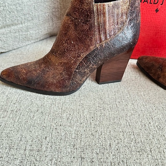 Donald J. Pliner Ankle Booties vale 8.5 cowgirl boots chestnut crackled - Picture 4 of 11